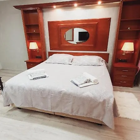 Apartment Lena 2 *